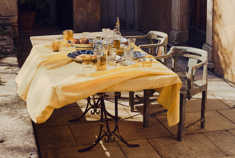 Summer house, table linen