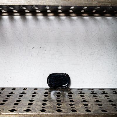 Stoneware flat plate n°4 - Noir d'Encre